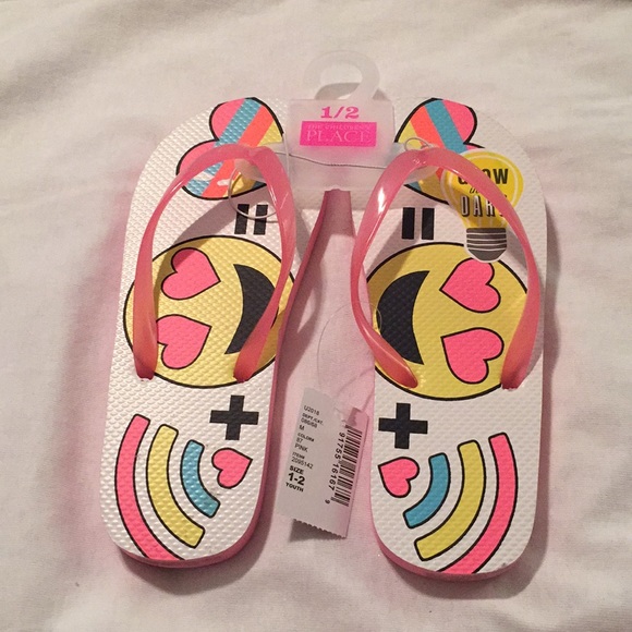 Children’s Place Youth Flip Flops - Picture 1 of 2